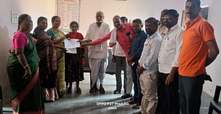 తడి హిప్పర్గ గ్రామంలో గ్రామ సభ కార్యక్రమం. u1-1009154189