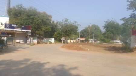 గుడి బడి ఏవి ఉన్నా పర్వాలేదు 100 మీటర్లు చూపిస్తాం ఎక్సైజ్ అధికారుల తీరిది u714-1008940409