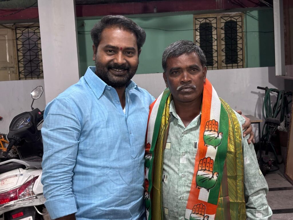 కాంగ్రెస్ పార్టీలో చేరిన నల్లవల్లి 9వ వార్డ్ మెంబెర్ దానోళ్ల సాయిలు u715-1010383310