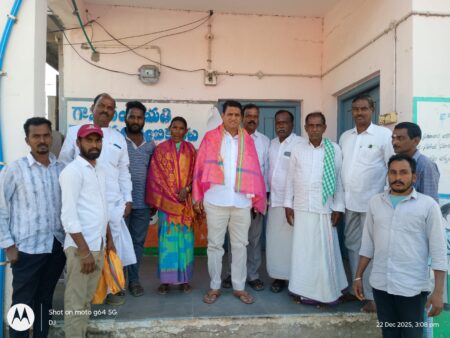 ప్రమాణ స్వీకార కార్యక్రమంలో పాల్గొన్న పట్లోళ్ల చంద్రశేఖర్ రెడ్డి u715-1010383899