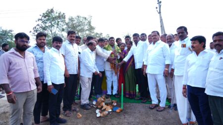 శరవేగంగా అభివృద్ధి పనులు. 1011076381