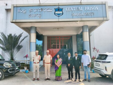 సంగారెడ్డి సెంట్రల్ జైలు (కంది )లో జిల్లా న్యాయ* *సేవాధికార సంస్థ కార్యదర్శి ఆకస్మిక తనిఖీ 1011077153