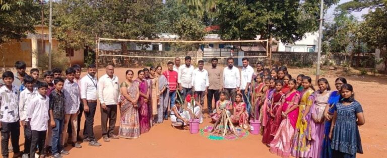 హిందూ సంప్రదాయంతో సంక్రాంతి సంబురాలు 1020067174