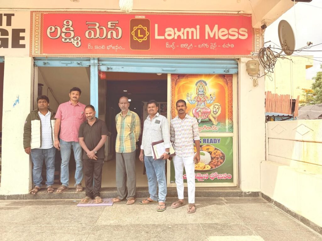 అనుమతి లేకుండా మద్యం సేవకు అవకాశం కల్పిస్తున్న హోటళ్ల మెస్‌లపై ఎక్సైజ్ శాఖ దాడులు
