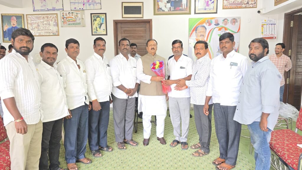 గ్రామ సమస్యల పరిష్కారానికి కృషి చేస్తాం: షబ్బీర్ అలీ